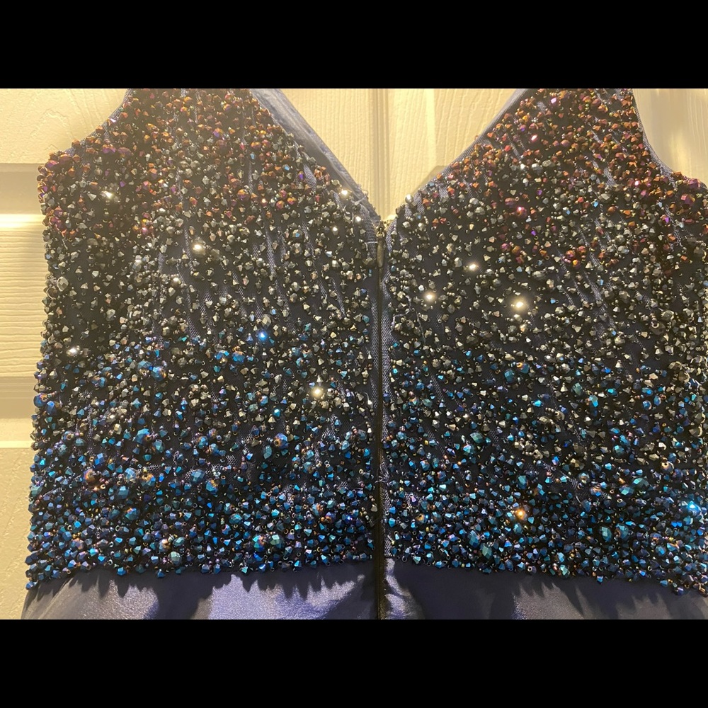 Gown - Picture 3 of 4